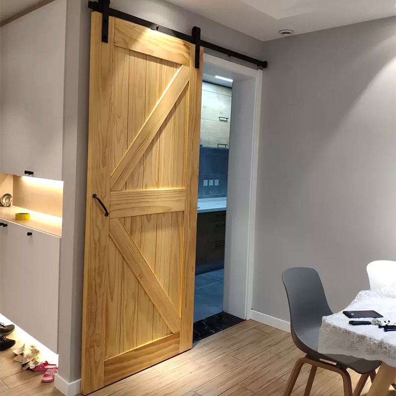 Diseño de puerta de madera maciza
