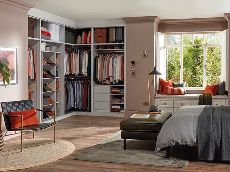 Popular armario de madera maciza de estilo vintage con múltiples espacios de almacenamiento