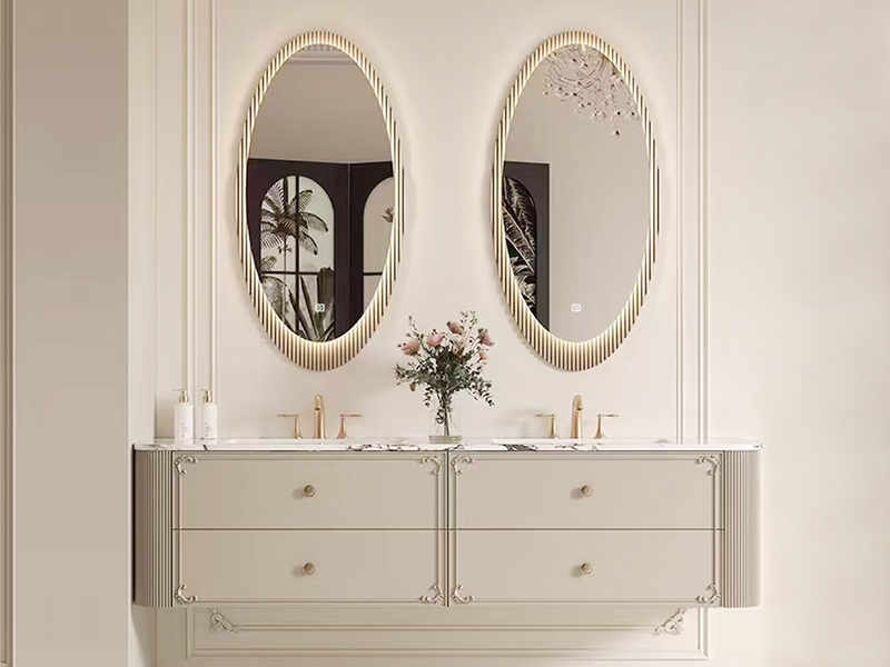 Tocador de baño doble de pared, de lujo, brillante, estilo romántico francés, con espejo personalizado característico.