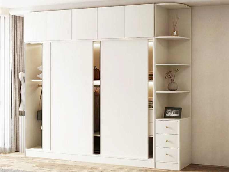 Armario ropero de dormitorio de madera con puertas corredizas brillantes y diseño de alta gama